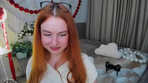 Snapshot of airysilhouette chatting on 04/21/26, 02:51 Louise online show from 04/21/26, 02:51