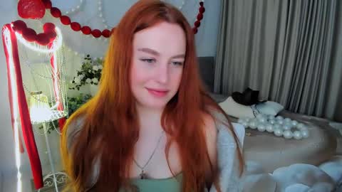 Snapshot of airysilhouette chatting on 04/30/26, 07:09 Louise online show from 04/30/26, 07:09