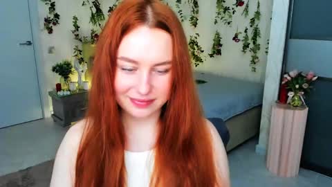 Snapshot of airysilhouette chatting on 05/02/26, 07:30 Louise online show from 05/02/26, 07:30