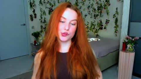 Snapshot of airysilhouette chatting on 05/24/26, 01:10 Louise online show from 05/24/26, 01:10