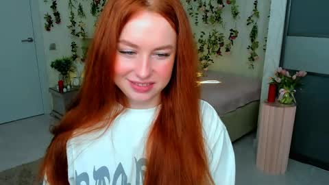 Snapshot of airysilhouette chatting on 05/29/26, 01:14 Louise online show from 05/29/26, 01:14