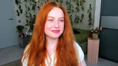 Snapshot of airysilhouette chatting on 06/23/26, 10:02 Louise online show from 06/23/26, 10:02