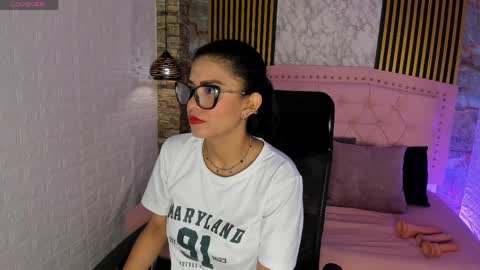 Snapshot of aisha__cambell chatting on 04/08/26, 10:15 aisha__cambell online show from 04/08/26, 10:15