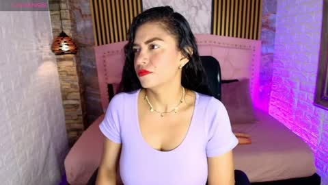 Snapshot of aisha__cambell chatting on 04/11/26, 10:08 aisha__cambell online show from 04/11/26, 10:08