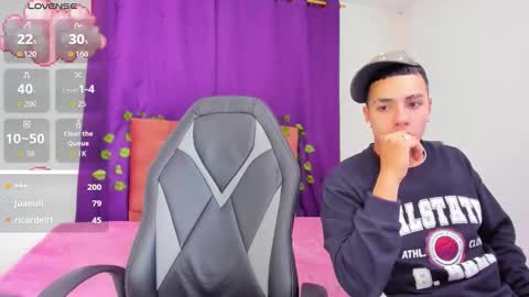 aisha_berry online show from 10/06/25, 02:53