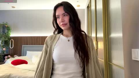 Snapshot of aisha_eilish chatting on 04/19/26, 05:29 Aisha online show from 04/19/26, 05:29