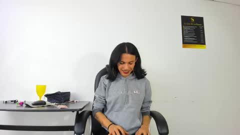 Aisha online show from 11/15/25, 04:54