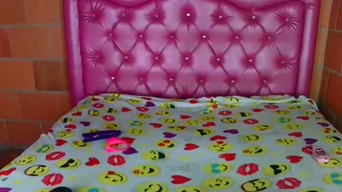 aisha koswell3 online show from 10/10/25, 01:04