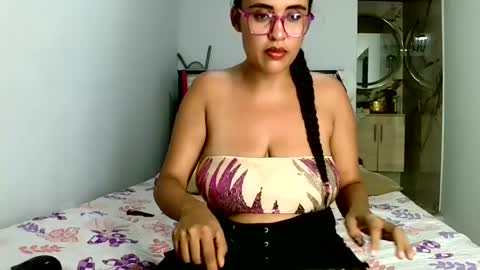 Snapshot of aisha_koswell3 chatting on 07/19/26, 05:22 aisha koswell3 online show from 07/19/26, 05:22
