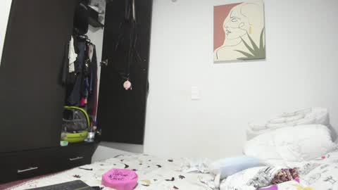 Katie   online show from 02/04/25, 11:38