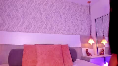 Aisha online show from 10/09/25, 04:05