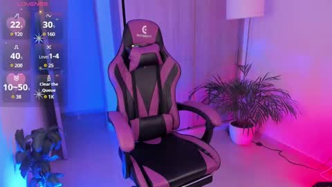 Aisha online show from 03/04/25, 07:01