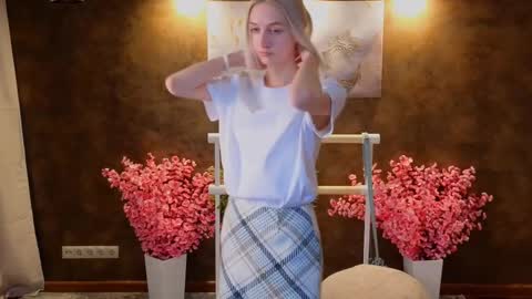 aishiro online show from 02/17/25, 12:48