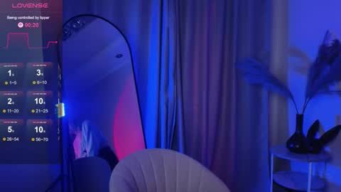 aishiro online show from 09/11/25, 12:49