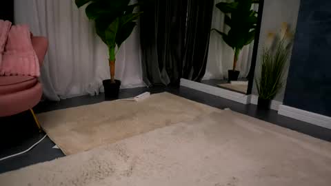 Snapshot of aishleybee chatting on 04/20/26, 10:07 Aish online show from 04/20/26, 10:07