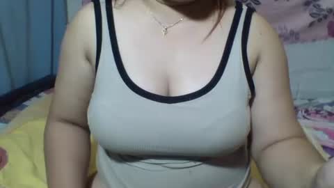 Snapshot of aislahrose chatting on 01/19/26, 06:39 rosie online show from 01/19/26, 06:39