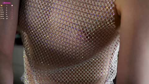 Snapshot of aislyfarran chatting on 01/24/25, 04:16 Aliza online show from 01/24/25, 04:16
