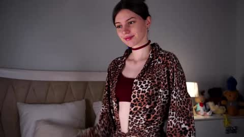 Snapshot of aislyfarran chatting on 02/04/25, 01:13 Aliza online show from 02/04/25, 01:13