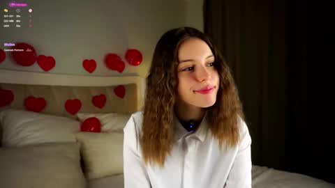 Snapshot of aislyfarran chatting on 02/16/25, 01:14 Aliza online show from 02/16/25, 01:14