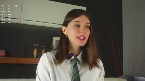 Snapshot of aislyfarran chatting on 02/19/25, 01:18 Aliza online show from 02/19/25, 01:18