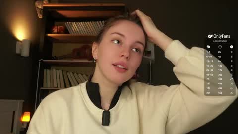 Snapshot of aislyfarran chatting on 04/01/26, 01:28 Aliza online show from 04/01/26, 01:28