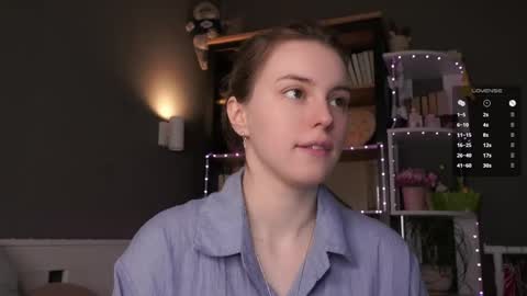 Snapshot of aislyfarran chatting on 04/28/26, 01:26 Aliza online show from 04/28/26, 01:26