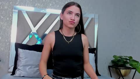 little aitana  online show from 01/27/25, 12:37