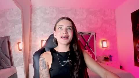 little aitana  online show from 01/14/26, 06:24