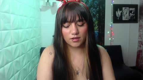 Snapshot of aitana_gomezz chatting on 12/23/24, 09:29 Aitana online show from 12/23/24, 09:29