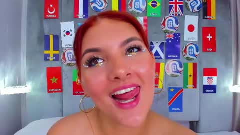 Snapshot of aitanajones1_ chatting on 06/27/26, 12:22 Aitana online show from 06/27/26, 12:22