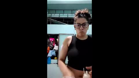 Aixa Burgos online show from 12/18/25, 09:37