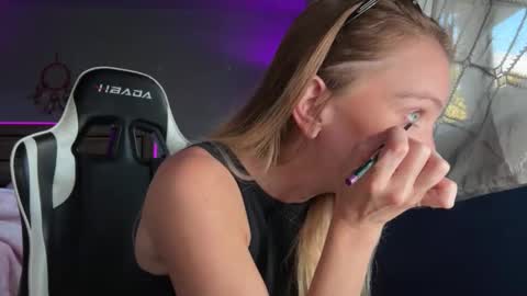 Snapshot of ajmiller25 chatting on 03/04/26, 08:59 AJ online show from 03/04/26, 08:59