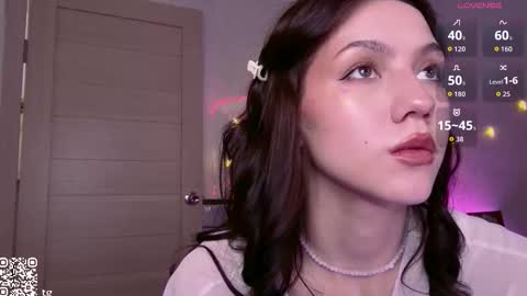 Snapshot of ak444sh11 chatting on 12/05/25, 03:26 Kendall online show from 12/05/25, 03:26