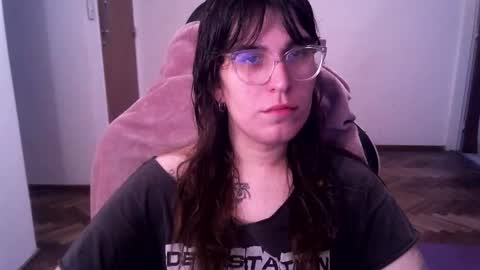 Snapshot of akamedolle chatting on 11/15/25, 10:01 Veronica Akame 3 online show from 11/15/25, 10:01