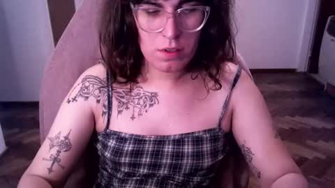 Snapshot of akamedolle chatting on 12/03/25, 02:30 Veronica Akame 3 online show from 12/03/25, 02:30