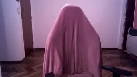 Snapshot of akamedolle chatting on 12/14/25, 02:28 Veronica Akame 3 online show from 12/14/25, 02:28