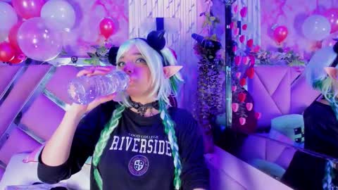 Snapshot of akane_hikari_ chatting on 02/13/26, 04:52 akane hikari online show from 02/13/26, 04:52