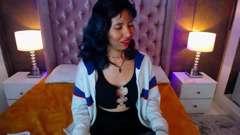 A K A N E  U W U online show from 03/07/25, 09:18