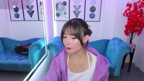 Azaka  online show from 10/10/25, 01:10