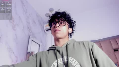 akazaboy online show from 04/30/26, 05:36