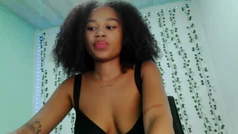 akemy_saunderz online show from 05/24/26, 02:27