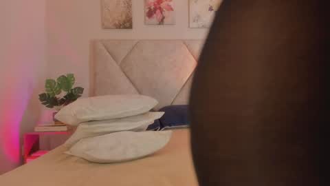 Akenda online show from 04/29/26, 01:59