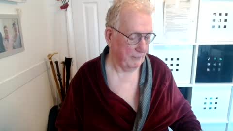 Snapshot of akiltedman42 chatting on 07/12/26, 12:18 akiltedman online show from 07/12/26, 12:18