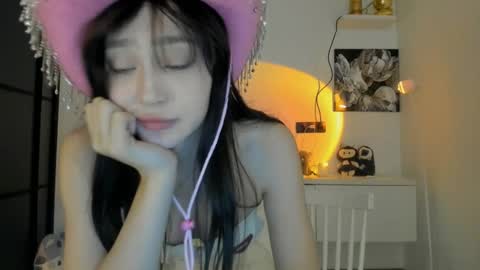 Snapshot of akime_girl chatting on 02/19/26, 04:08 Akime online show from 02/19/26, 04:08