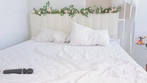 akina_star online show from 11/08/25, 04:12