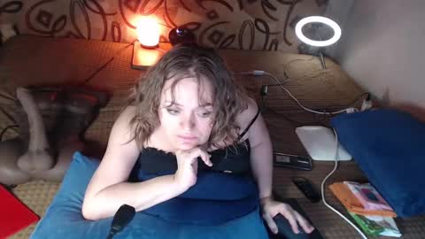 Snapshot of akindmodel chatting on 01/22/25, 11:45 Natalie online show from 01/22/25, 11:45