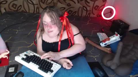 Snapshot of akindmodel chatting on 03/04/25, 02:06 Natalie online show from 03/04/25, 02:06