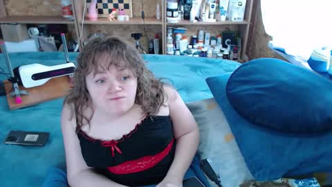 Snapshot of akindmodel chatting on 10/08/25, 07:28 Natalie online show from 10/08/25, 07:28