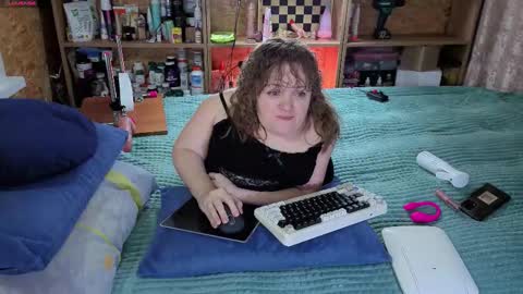 Natalie online show from 11/10/25, 06:34