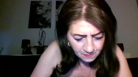 Snapshot of akiramihaela chatting on 04/06/26, 06:31 MIHAELA online show from 04/06/26, 06:31